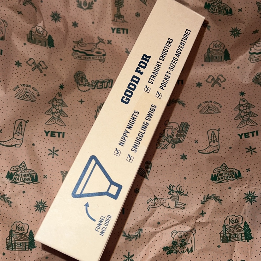 NWT Yeti Flask & Funnel - Camo - Picture 3 of 4